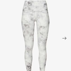 Spanx Booty Boost 7/8 leggings Cloudy Tie Dye Small